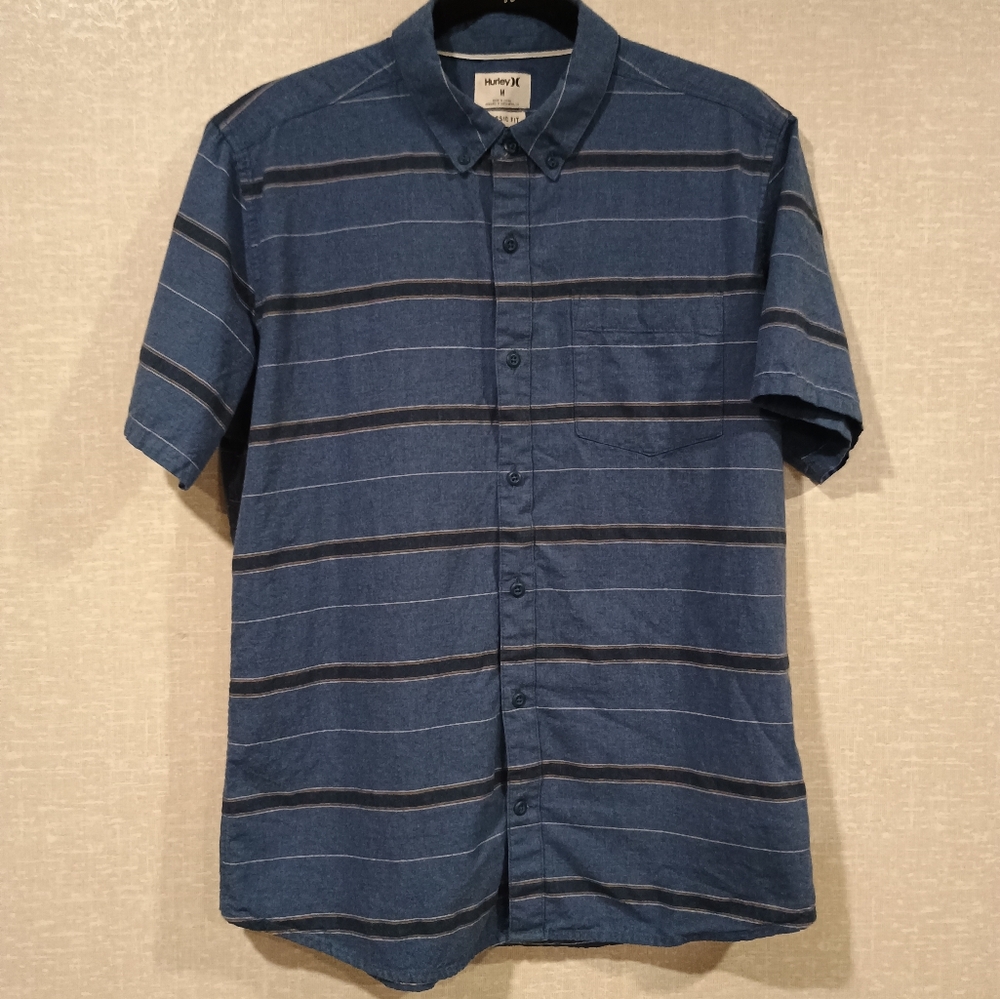 HURLEY MEN'S CLASSIC FIT SHORT SLEEVE BUTTON DOWN BLUE SHIRT SIZE MEDIUM PERFECT